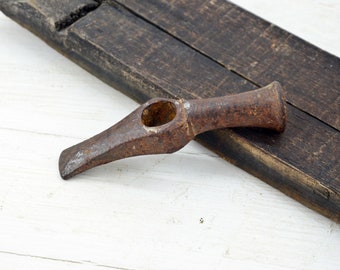 Martello antico per botti di vino: strumento rustico primitivo, arredamento country