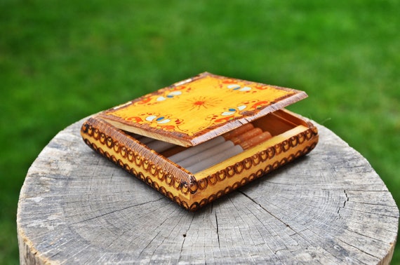 Cigarette case, Vintage Wooden Cigarette case, Pyr