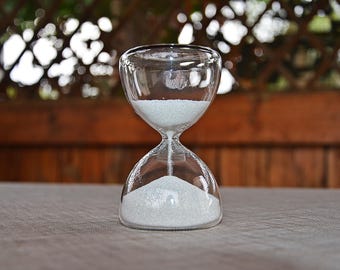 Hourglass Sand Timer – Functional Home & Office Decor • 5 min Gift for Wedding, Teacher, Timer