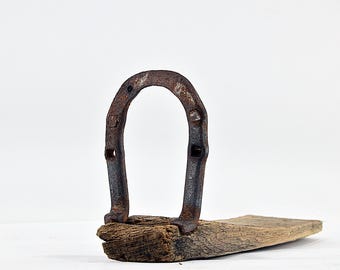 Rustic Metal Horseshoe: Authentic Vintage Farmhouse Decor