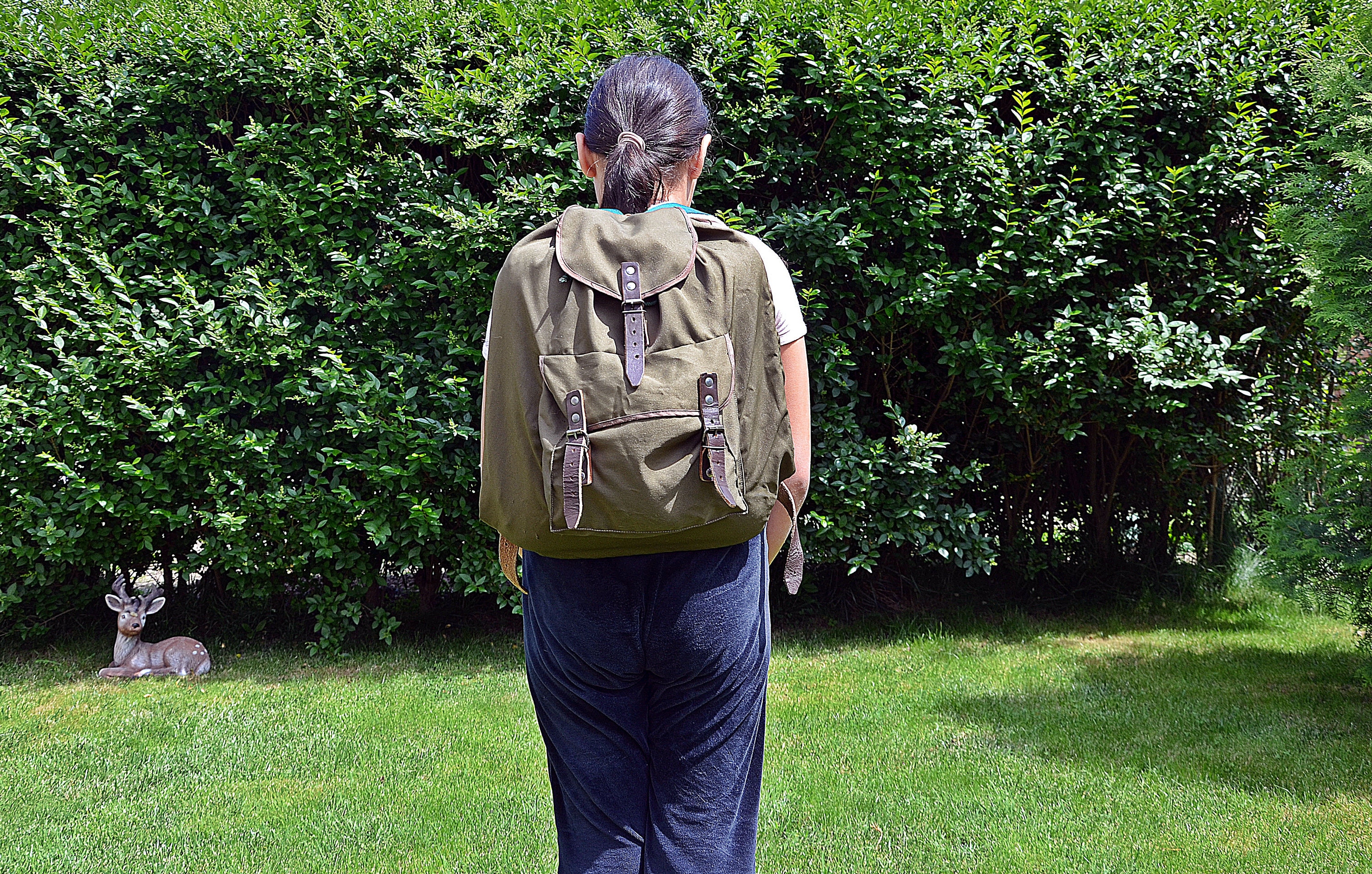 Retro Canvas Mountain Backpack – 1980s Hunting & Fishing Rucksack