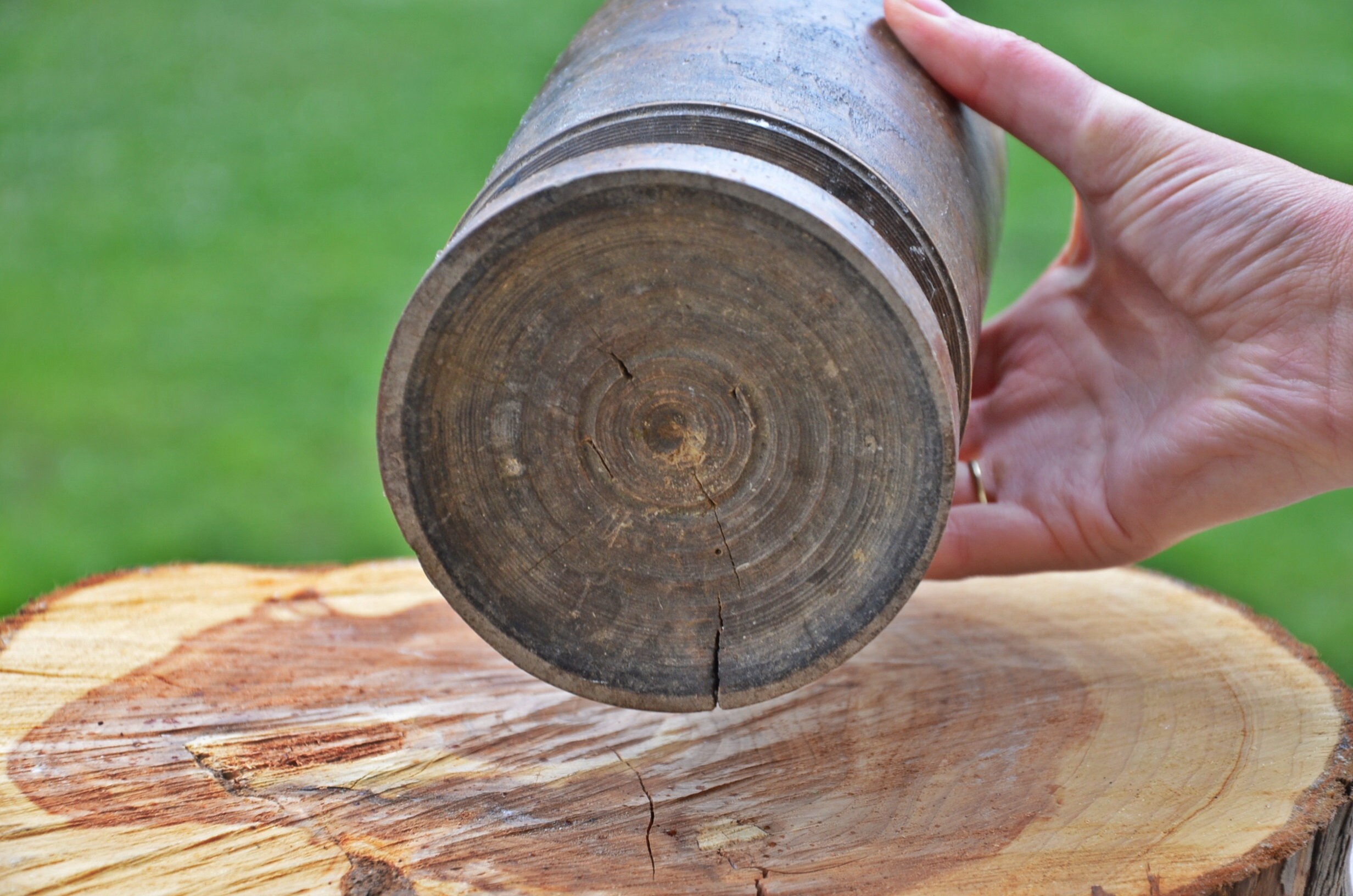 アンティーク木製水差し：素朴な農家風花瓶、ガーデンデコレーション