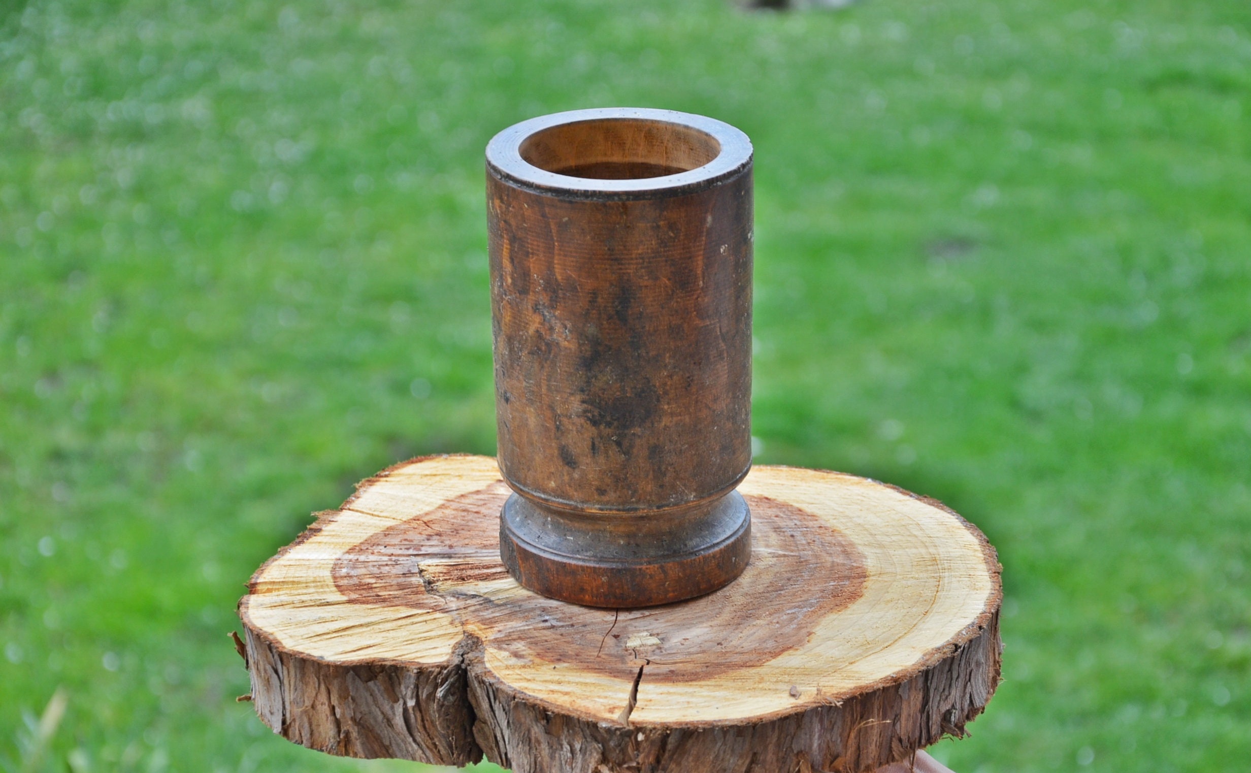 アンティーク木製水差し：素朴な農家風花瓶、ガーデンデコレーション