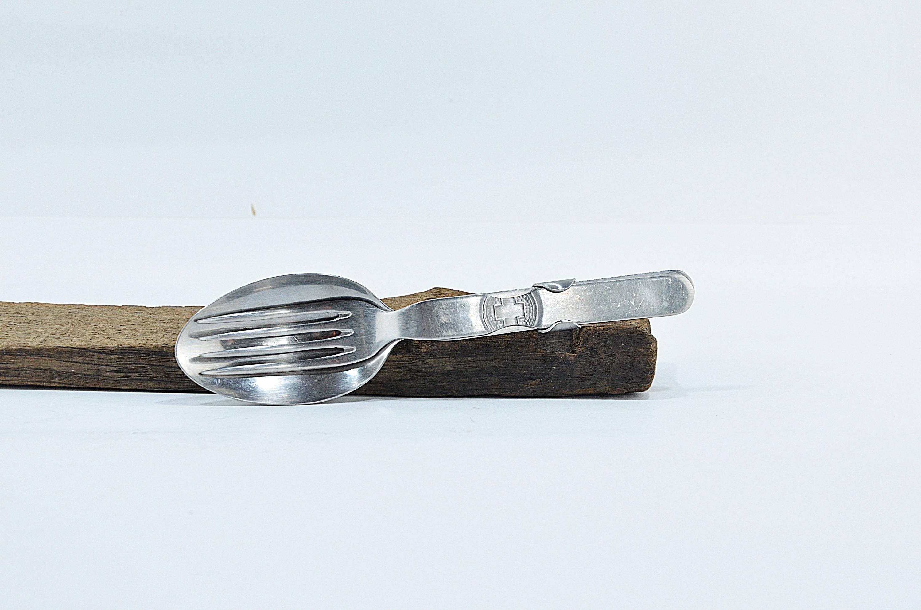 Ancienne cuillère pliante vintage , pour camping ou randonnées