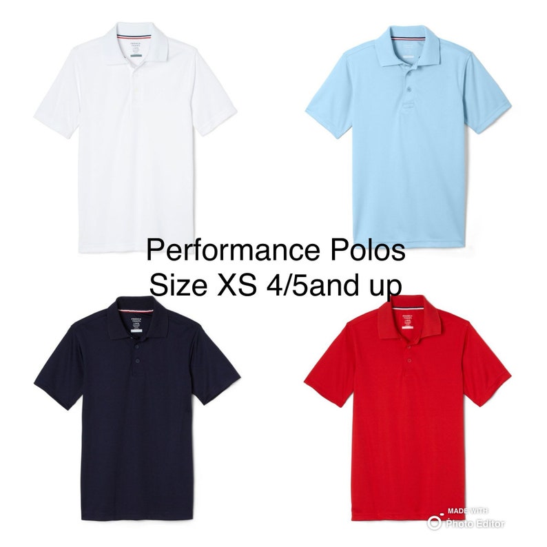 Puede incluir: Cuatro polos de rendimiento en diferentes colores: blanco, azul claro, azul marino y rojo. Las camisas tienen un estilo polo cl&aacute;sico con cuello abotonado y mangas cortas. El texto "Performance Polos Size XS 4/5 and up" se muestra debajo de las camisas.