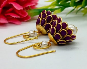 Bijoux indiens Pachi - Boucles d’oreilles en or designer - Boucles d’oreilles Jhumka multi-pierres - Cadeau pour femmes - Jhumkies en perles faites à la main - Bijoux de mariage