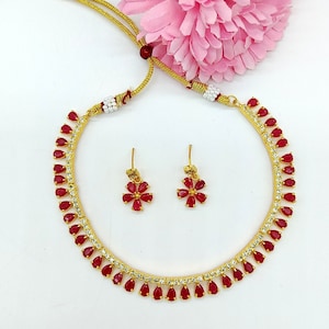 Set di collana con pietra rosa rubino placcata in oro: gioielli da sposa indiani