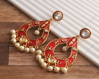 Handbemalte Meenakari-Ohrringe – lange Kundan- und Perlenohrringe – traditionelle indische Hochzeits-Brautohrringe – Designer-Ethno-Tribal-Brautjungfer-Ohrringe