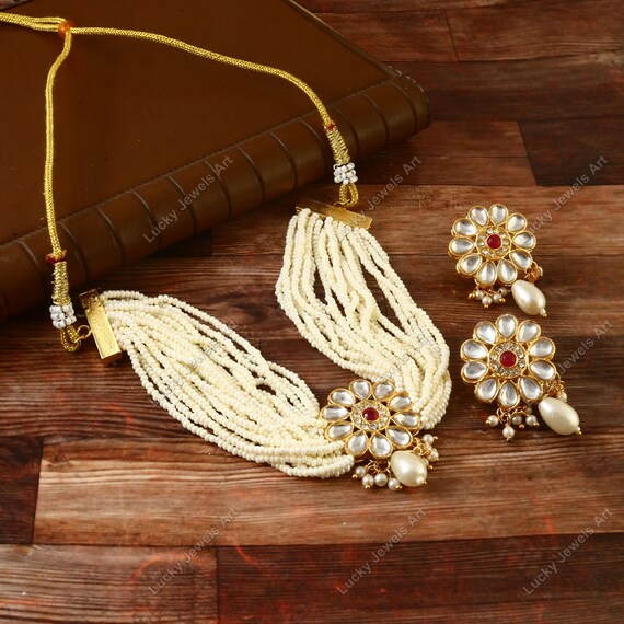 Parure de collier en plaqué or 22 carats avec boucles d'oreilles