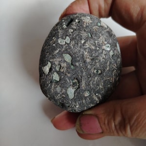 Basalto Porfirítico - Pedra da Escrita Chinesa - Rocha Galáctica Amigdaloidal