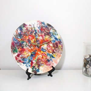 Fluid Art Wanduhr: Upcycling Schallplatte, abstrakter Acrylguss