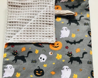 Honeycomb tea towel Halloween patterns / kitchen tea towel Halloween decoration / hand-stitched cotton lined hand towel / autumn decoration