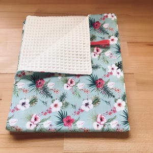 Honeycomb and cotton tea towel / honeycomb hand towel / hand-sewn honeycomb lined tea towel / spring tea towel with floral decoration