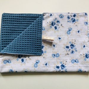 Hand-sewn honeycomb hand towel / cotton-lined hand towel / vintage flower fabric hand towel / retro style honeycomb tea towel