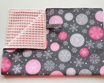 Christmas honeycomb hand towel / snowflake pattern hand towel / decorative Christmas tea towel / gray and pink Christmas hand towel