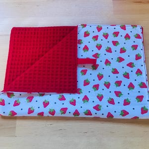 Hand-sewn honeycomb hand towel / cotton-lined hand towel / strawberry fabric hand towel / summer decoration / summer tea towel