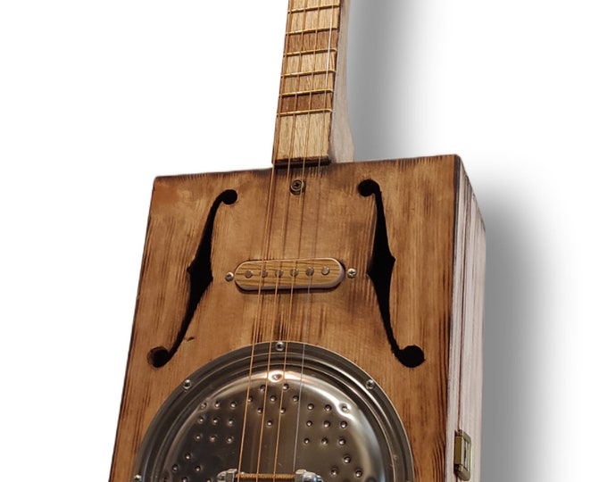 Matteacci's Wine box Guitar 4 strings