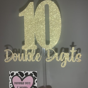 leeftijd 10, dubbele cijfers cake topper, kies je kleur glitter kaart. uniek, leuk ontwerp voor uw viering van een tiende verjaardag.