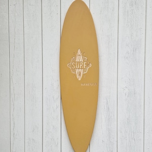 Dekoratives Surfbrett aus Holz