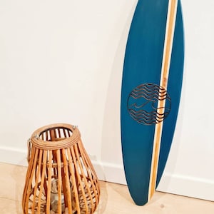 Dekoratives Surfbrett aus Holz