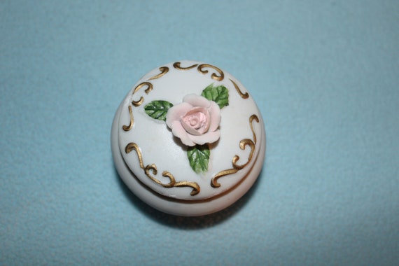 Vintage Small Round Porcelain Bisque Footed Trink… - image 9
