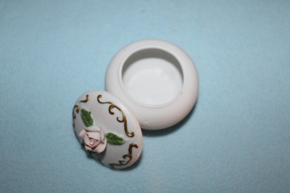 Vintage Small Round Porcelain Bisque Footed Trink… - image 2