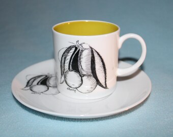 1960s / Susie Cooper / Set of 6 Cups AND 6 Saucers / Black Fruit