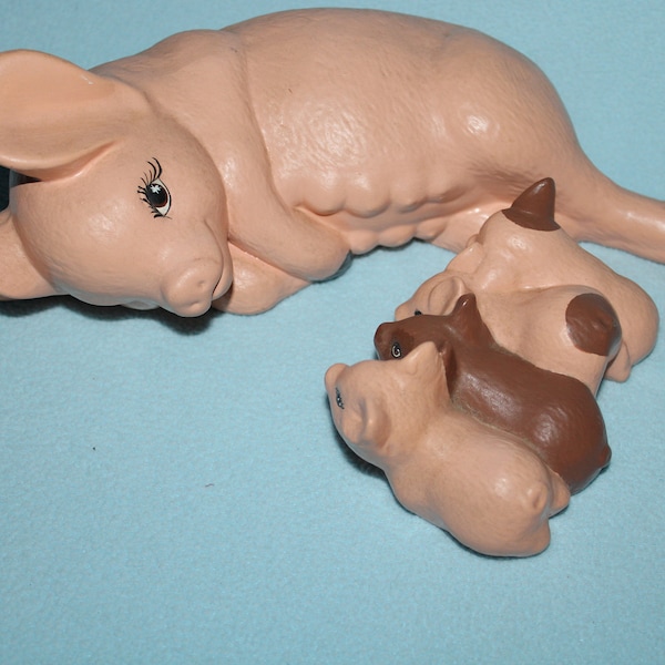 Collectible Handmade and Painted Ceramic Set of Mama Pig (Sow) and 4 Piglets 10.5" Inches Long Perfect Condition Adorable Eyelashes Too