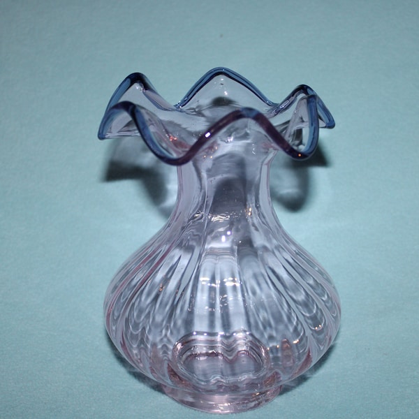 Vintage Hand Blown Art Glass Vase Pale Pink Purple Ruffled Pinched Edges in Purple Blue 6.75" Inches Tall Perfect Condition Simply Stunning