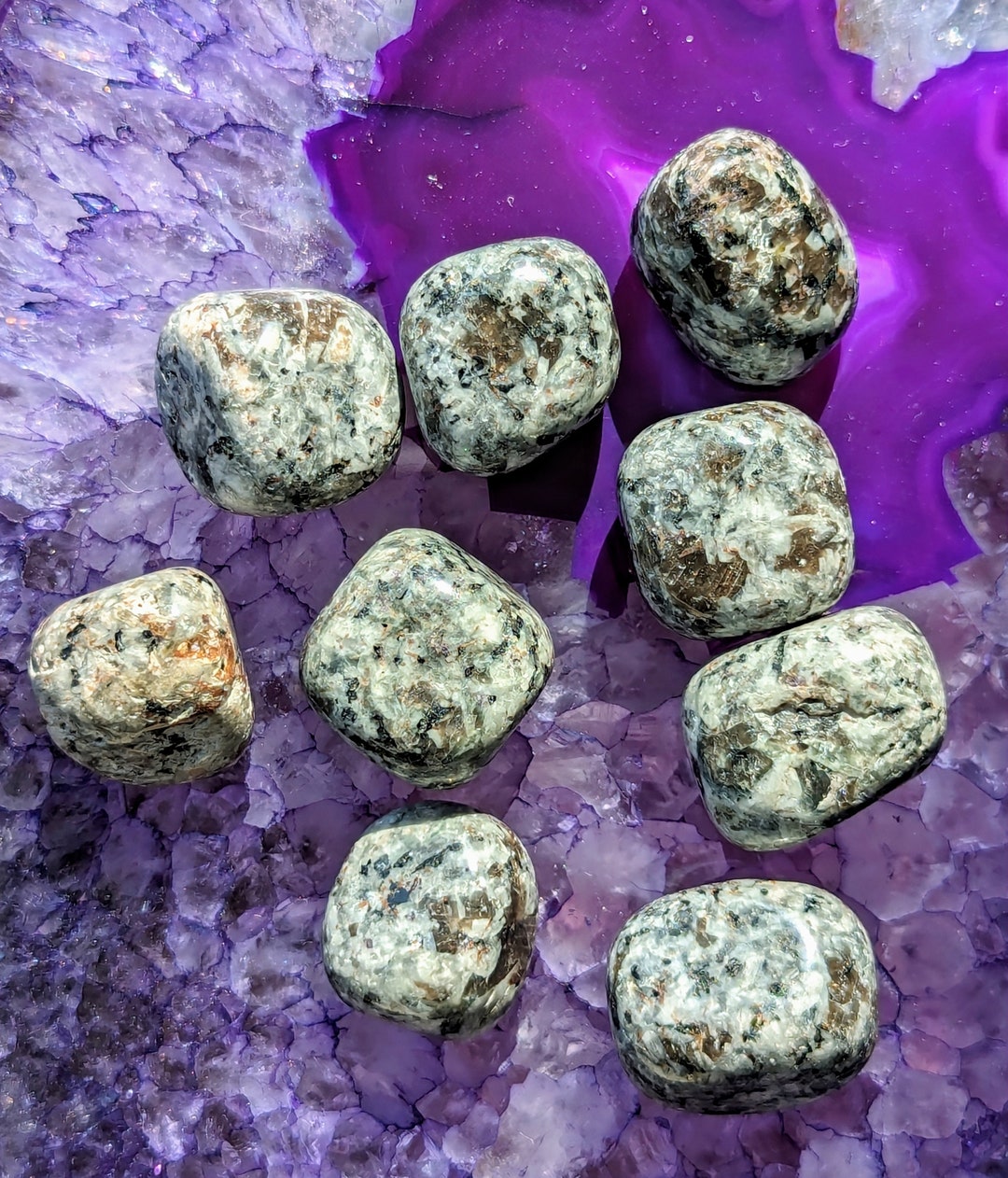 Yooperlite Stone | Fluorescent Sodalite | Mysterious Glowing Rock | UV ...