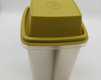 Tupperware Pic A Deli Avocado Green Pickle Olive Keeper Made in USA Vintage