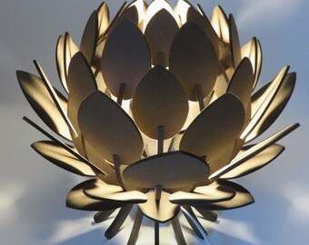 Flower shaped table lamp