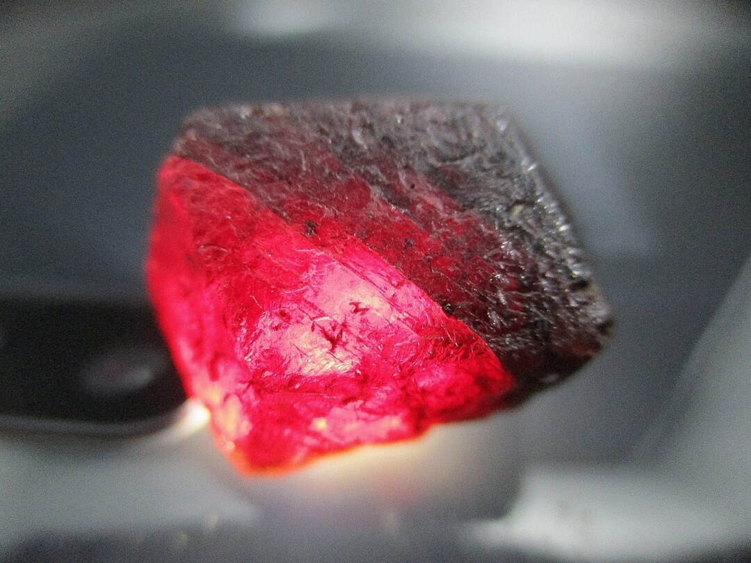 Translucent Blood Red Andradite Garnet. 36.71 Carats. - Etsy