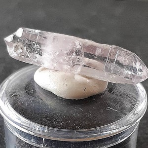 Double terminated VeraCruz amethyst quartz crystal. 2.3 grams