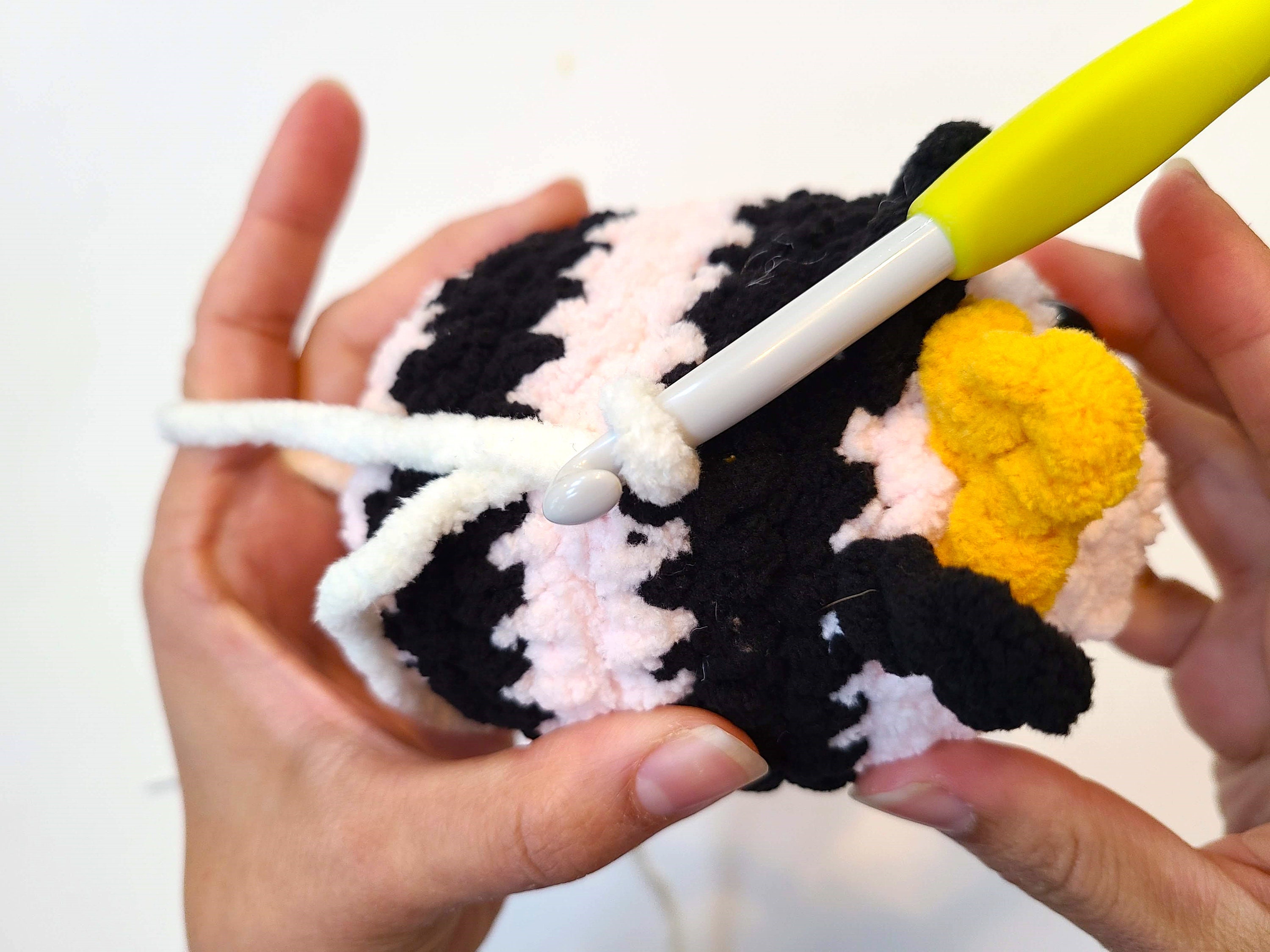Crochet Pattern: Bumblebee Plush Queen Bee Amigurumi - PDF Pattern ...