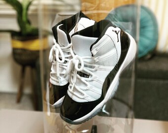 Shoe display Etsy Etsy