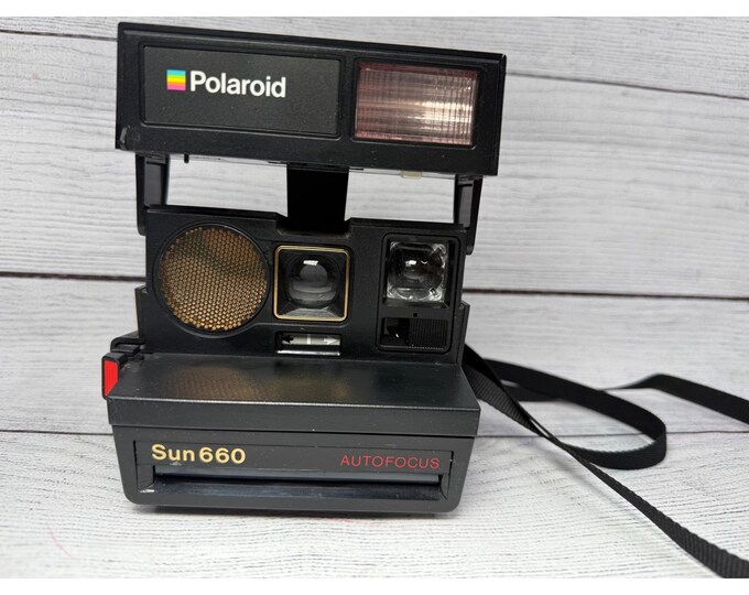 Polaroid Sun 660 Autofocus Instant Camera Black Retro Vintage Untested
