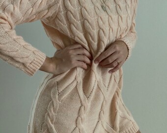 peach sweater outfit