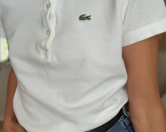 Koszulka polo LACOSTE w stylu vintage, biała, klasyczna, francuska, minimalistyczna, z krokodylą skórą