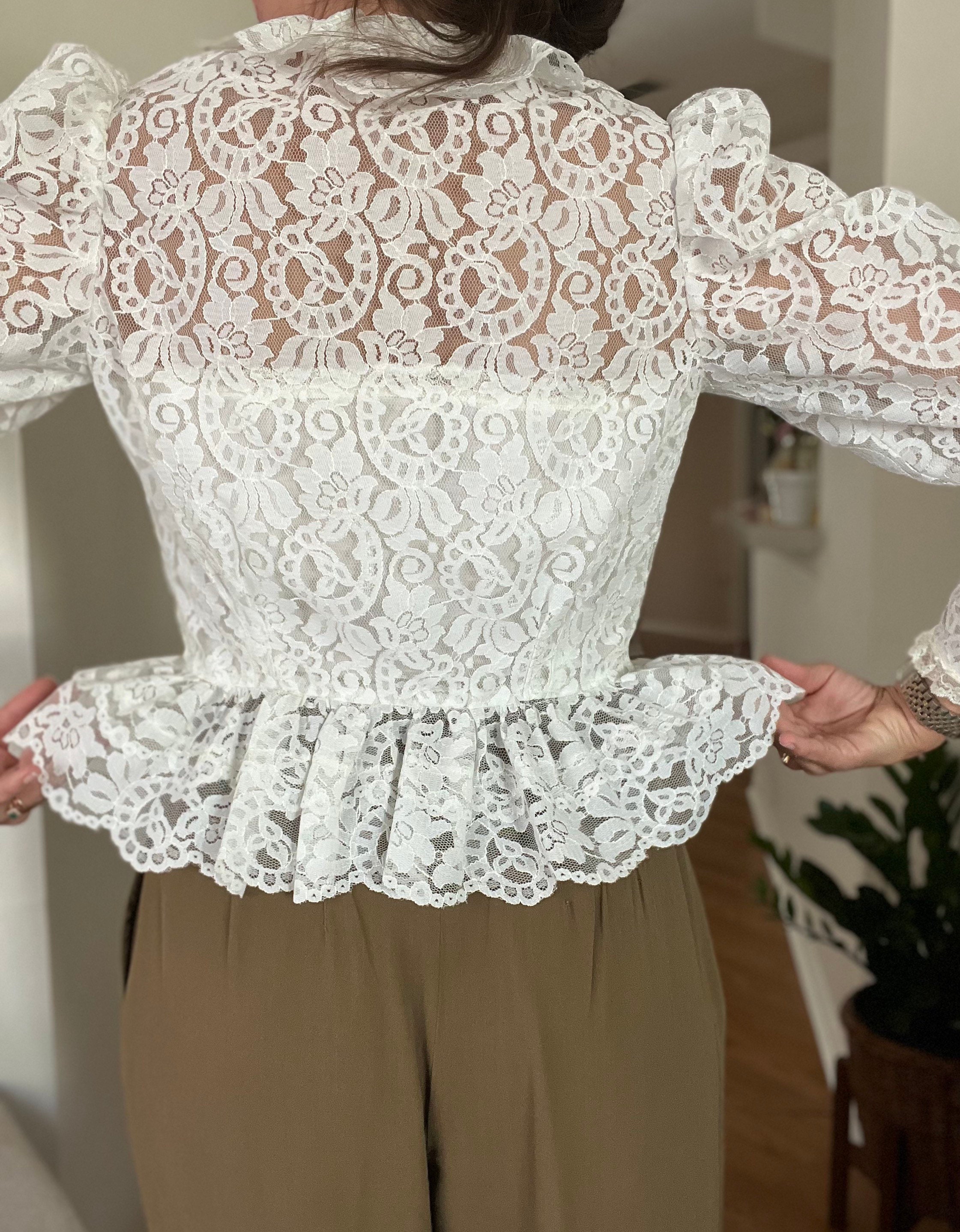 White black puff lace shirt