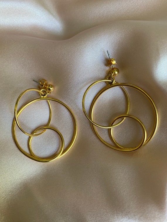 Vintage Y2K Gold Tone Circle Shape Button Earrings - image 3