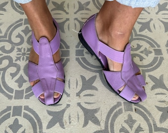 Vintage 90s Lavender Leather Sandals