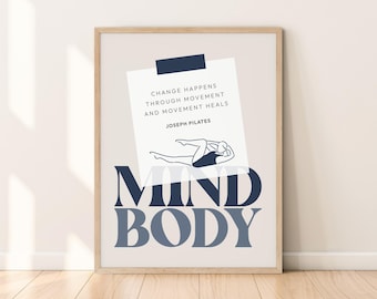 Póster imprimible de Pilates con frase inspiradora sobre movimiento, dibujo de posturas para ejercitar la mente y el cuerpo, arte mural con tipografía atrevida, recordatorio saludable