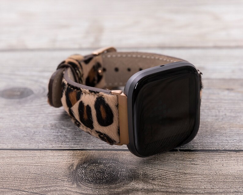 fitbit versa leopard band