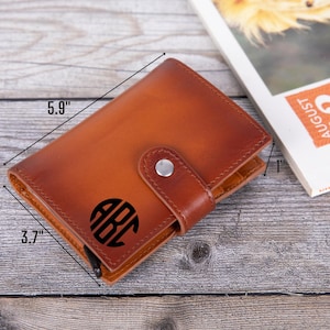 Porte-cartes de visite, Porte-cartes en cuir personnalisé, Portefeuille personnalisé en cuir véritable gravé avec support pour AirTag, Cadeau pour la Saint-Valentin