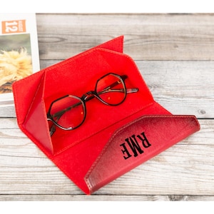 Porta-óculos de couro gravado, fecho magnético dobrável, estojo de óculos unissex para mulheres, para homens, estojo de óculos personalizado, presente de aniversário