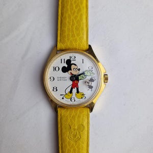 Mickey Wrist Watch Casual Analog Vintage Retro Quartz AVRONEL Made in France