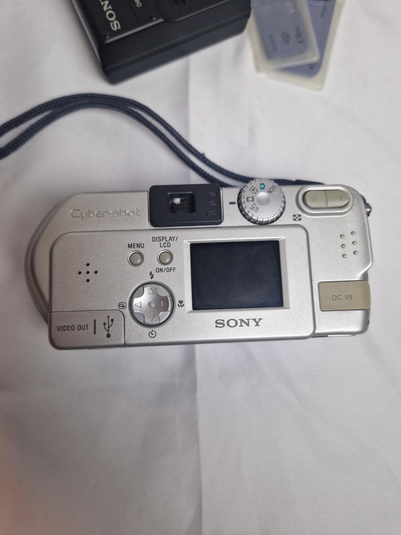 Vintage Sony Cyber-shot DSC-P71 3.2MP Digital Camera, 3X Optical