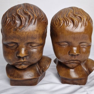 Escultura de cabeça de bebê em resina x 2 bebês GEBROEDERS VAN PARIDON Holanda década de 1900