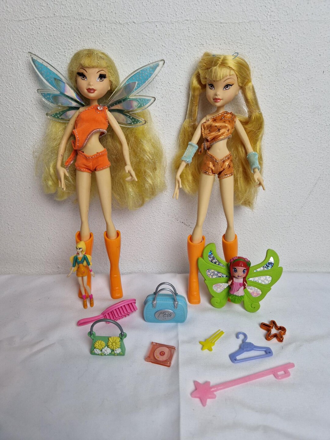 Lot De Deux Poupées Winx Club : Musa Et Tecna, Rainbow 2004, à Piles, Sans Ailes